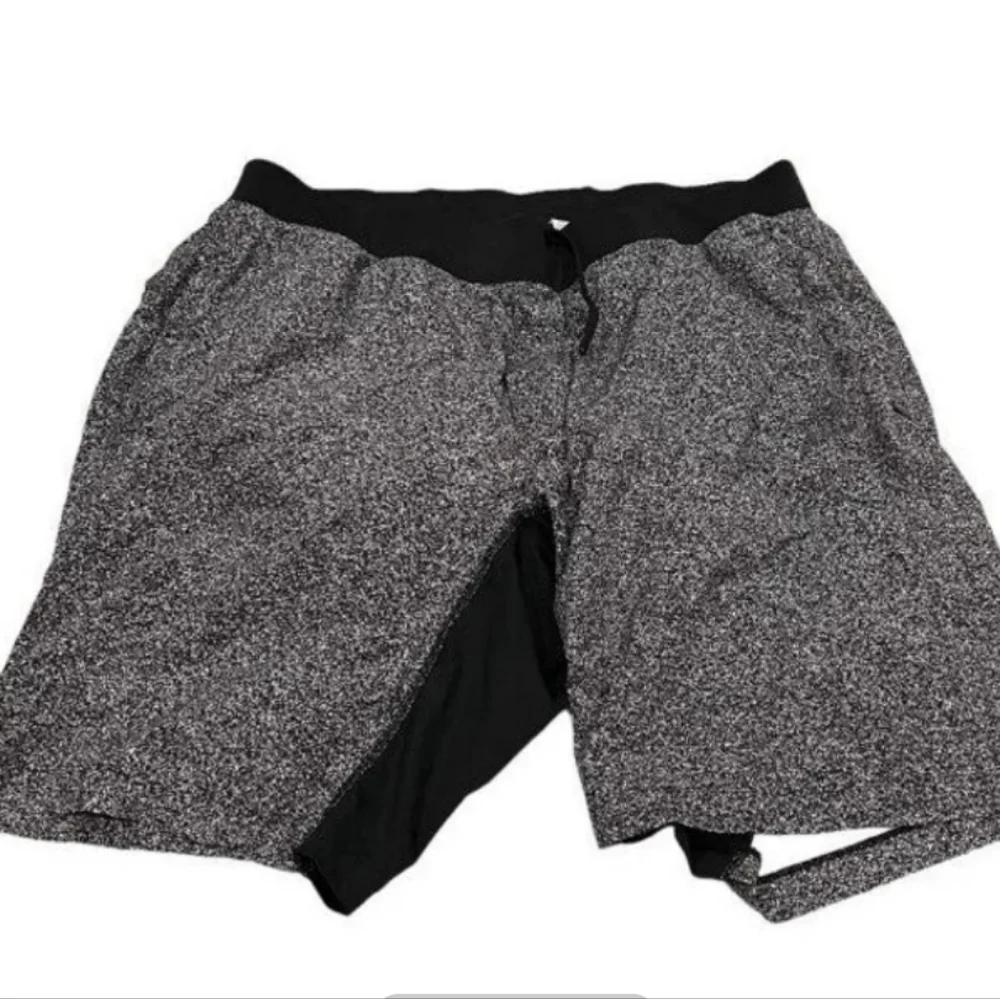 Lululemon athletic short XXL‎